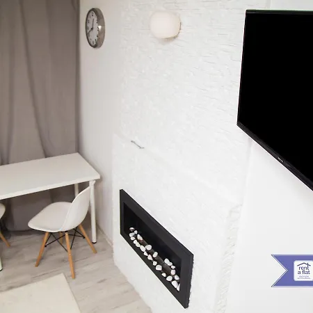 Rentaflat Romantic Studio Apartment Warsaw